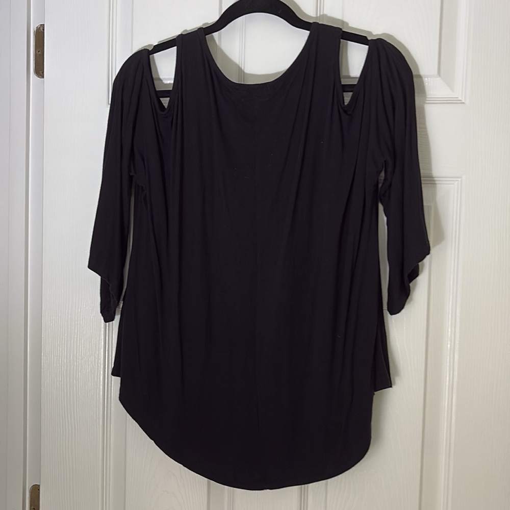 NYTT Flowy Cold Shoulder Top - Picture 3 of 7